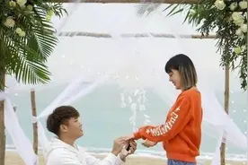 90后聋哑夫妻，网恋15个月后结婚，现在月入过万，有车有房图片