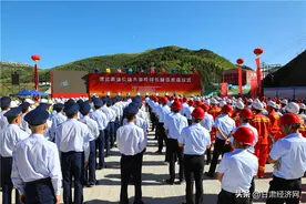 甘肃最长公路隧道贯通图片