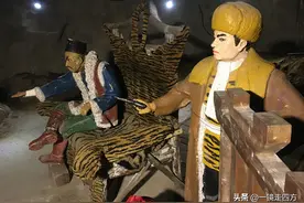 作为《智取威虎山》故事发生地，横道河子“威虎山城”场景还原图片