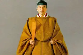 日本天皇都又矮又丑？大脸盘、没下巴、眯眯眼，是因为近亲结婚？图片