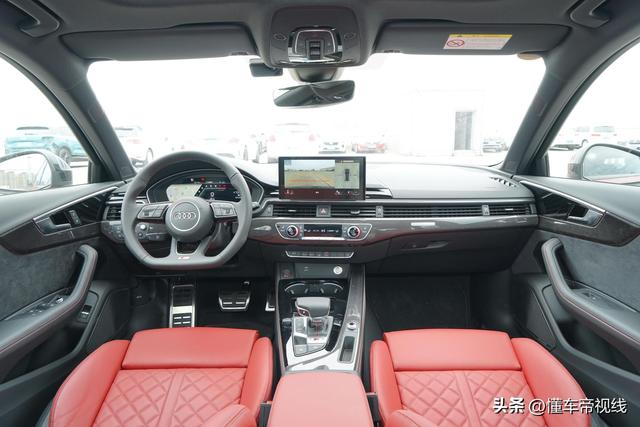 新车 | 售价或超50万，新款奥迪S4 Avant到店实拍，燃油性能车还香吗