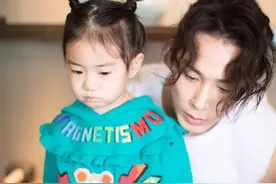 戚薇自曝儿子出生后，女儿lucky态度变化大，现在常吃弟弟醋图片