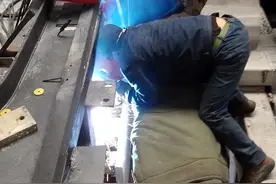 月入过万也少有人干，电焊危害到底有多大？职业病会拖垮身体图片