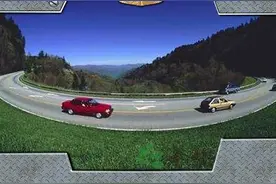 转弯时要不要踩刹车？做错了当心翻车！图片