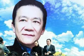 相声演义：光鲜亮丽的侯耀文先生，其实活的很累很心酸图片