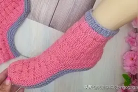 爱上一片式鞋袜编织方法，新颖别致款式各异，一片式编篮纹鞋袜图片
