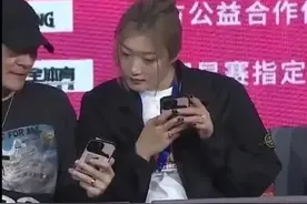 篮坛新消息：李梦曝插足传闻？王芳走马上任，王思雨成教练图片
