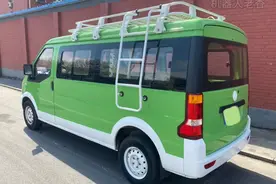 清清爽爽的小床车，五座小面包改装的露营车，自改旅居车设计方案图片