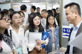 中小学课后延时服务或被取消，预计5月份全面实行？家长看法不一图片
