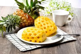 菠萝和牛奶不能一起吃？可能是真的图片