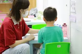 从失控到稳定，3个月见证一个自闭症儿童的蜕变图片