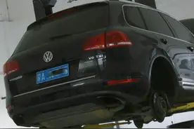 2013年花100万买的大众途锐，现在仅卖9万块，大哥坚持翻新继续开图片