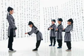 教给孩子讲礼貌的好习惯，从小娃娃就培养起来图片