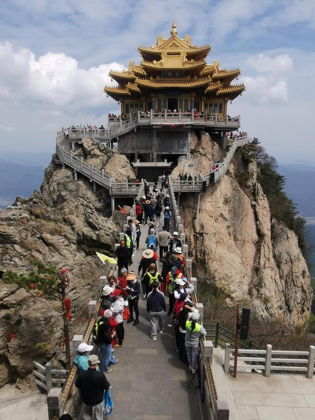 老君山，70岁老人登顶累不累？（逍遥游7）