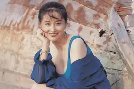 人前风光无限的女明星，人后富商小三，被正宫打到子宫脱落图片