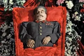 斯大林去世后，并没有指定自己的接班人，赫鲁晓夫如何掌管大权的图片