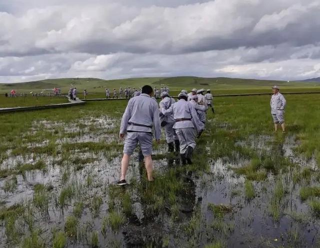 80多年过去了,赤军长征走过的草地,那些沼泽现在还伤害吗?