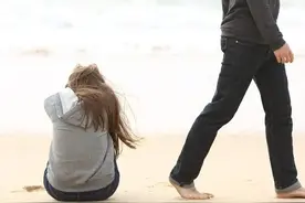 我的员工怀了我老公的孩子，我巧设陷阱老公和三都不放过（完结）图片