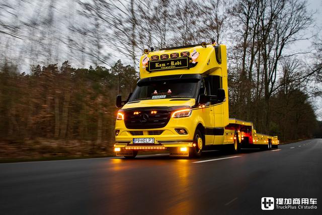 V6奔驰凌特被改成牵引车，还加装了生活舱，波兰人改装玩得是真溜