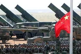 中国为何不惧美国？历史上三次交锋没有输过，军备是敢说不的实力图片