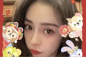 baby官宣离婚后首晒自拍迎新年，面色红润巧笑嫣然，未受婚变影响图片