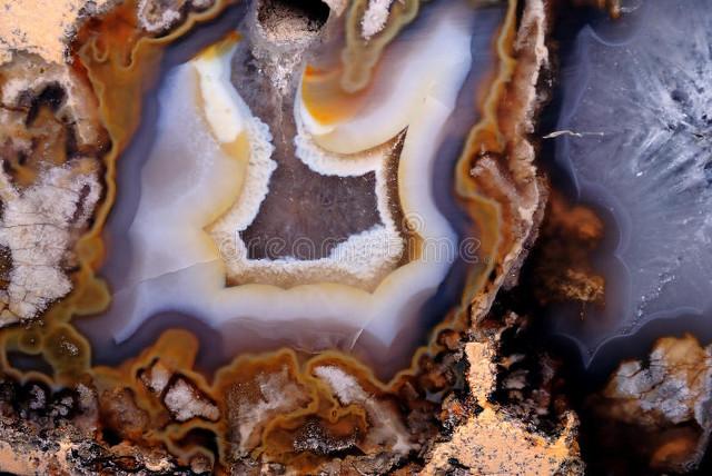 告诉你什么是真正的优化玛瑙 它对人体有害吗