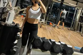 余霜保持身材靠健身，Rita身材管理靠节食，小钰却靠男友宋义进图片