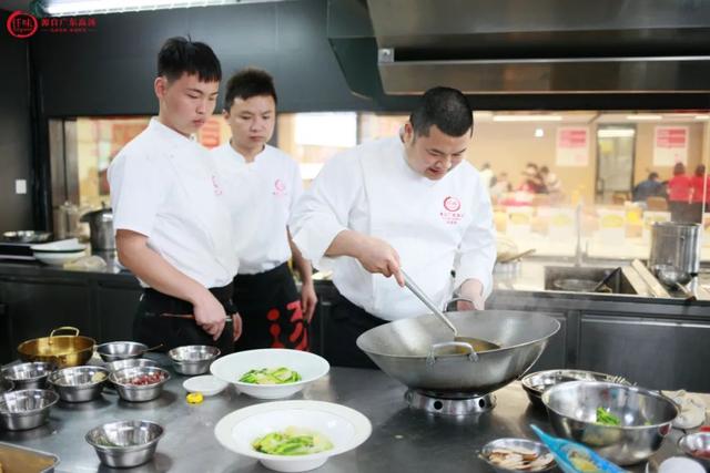 金汤五谷煮花胶柳 金汤五谷杂粮烩花胶