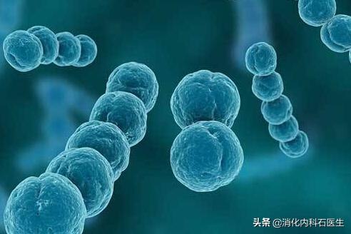 胸前像鸡皮疙瘩似的