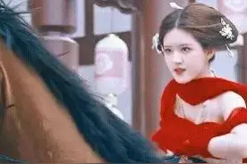 同样是骑马，有人成鲜衣怒马少年郎，有人被骂退圈，差距一目了然图片