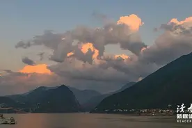 10条网易云音乐热评，一瞬间击中人心图片