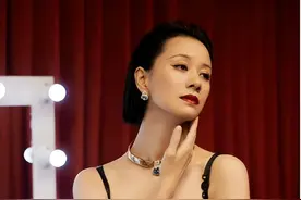 GQ红毯秀上，倪虹洁性感优雅，自信的女人最美丽图片