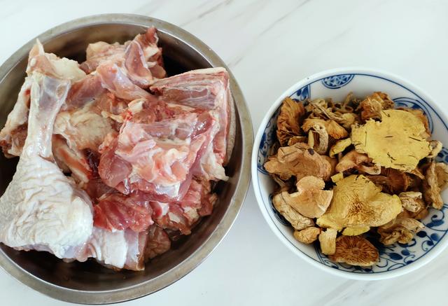 用鸭肉炖汤，记住“3个要”，没腥味，汤浓鲜美，比鸡汤喝着香