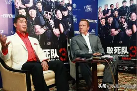 都70多了，还在互相较劲？75岁施瓦辛格看史泰龙演美剧也要抢饭碗图片