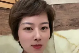 #迪拜 #手抓饭 一直以来都是在电视里看到阿拉伯人手抓饭，今天亲自体验，右手吃哦！视频封面