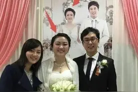 看了兄弟的婚纱照，再看看旁边的伴娘，突然感觉哪里不对劲图片