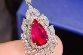 珠宝鉴定师直播间卖假货，上当受骗的粉丝较多，维权难图片