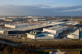 特斯拉上海工厂停产背后图片