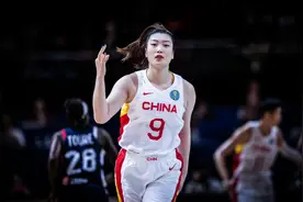 女篮球员大翻身！李梦夺亚洲最佳大奖，年薪400万，待遇超男篮图片