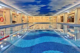 杭州众多小区泳池成了亏钱的烫手山芋，纷纷外包或向外界开放图片