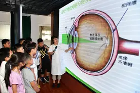 睡前两步法，让孩子远离近视，不花钱还超实用图片