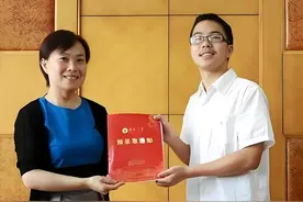 高考755字作文获满分，拒绝北大后，江苏奇才王云飞如今怎样了？图片