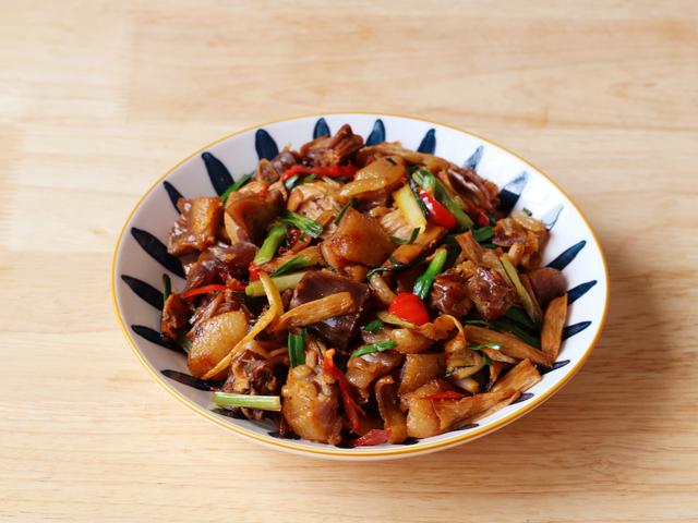 花胶鱿鱼干排骨 2025年花胶鱿鱼排骨汤的做法