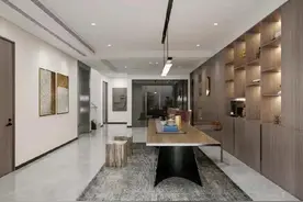 太闹心：新房装修本是高兴事，两邻居却为换防盗门打起来图片