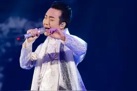 逐渐“消失”的李玉刚，原来才是真正“人间清醒”，突然理解他了图片