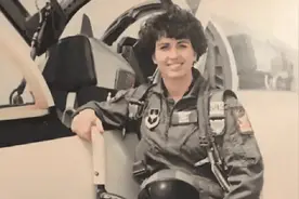 金贝丽：“美籍王牌飞行员”，退伍来华求职，成中国首位外籍机长图片