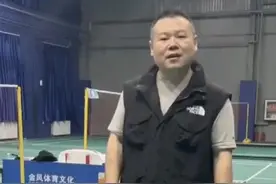 受私生子风波影响？38岁岳云鹏头发花白，头顶大片斑秃憔悴不少图片