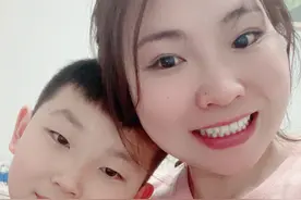 沈阳9岁男孩因未送妈妈生日礼物内疚哭了 心理专家：让孩子学会爱自己也要懂得爱别人图片