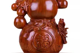 图片分享请欣赏艺术家在葫芦上雕刻的艺术品图片