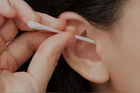 耳朵频繁发痒，却啥也掏不出来？提醒：或“暗示”这4个问题图片